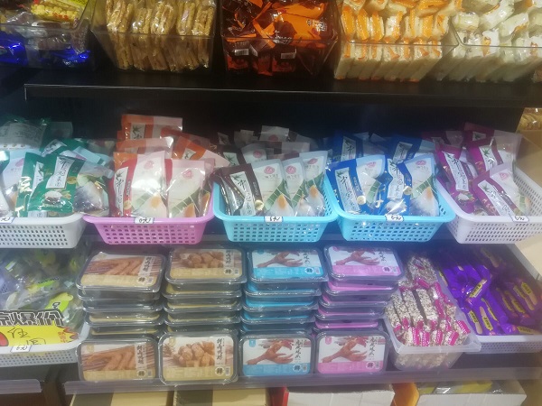 零食加盟店櫥窗怎么設(shè)計(jì)？需要